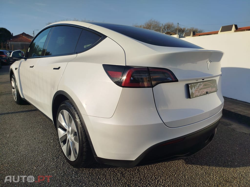 Tesla Model Y RWD