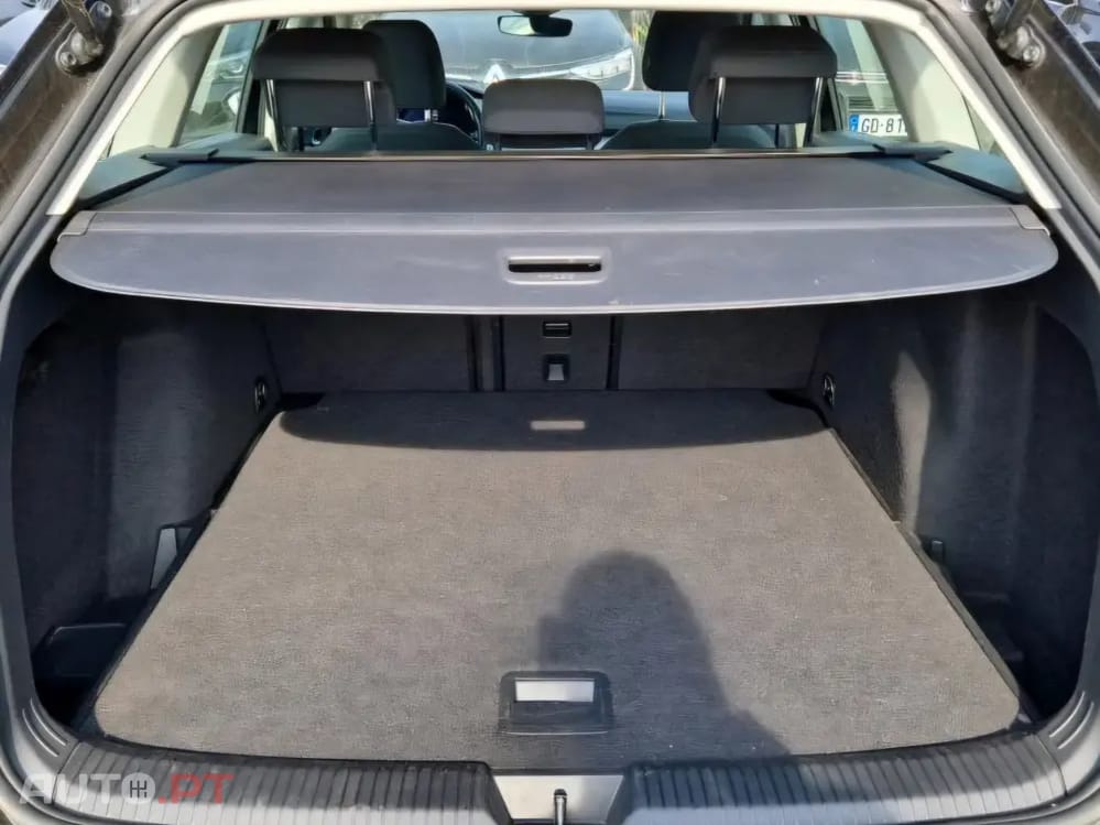 Volkswagen Golf Variant 1.0 eTSI OPF DSG Life