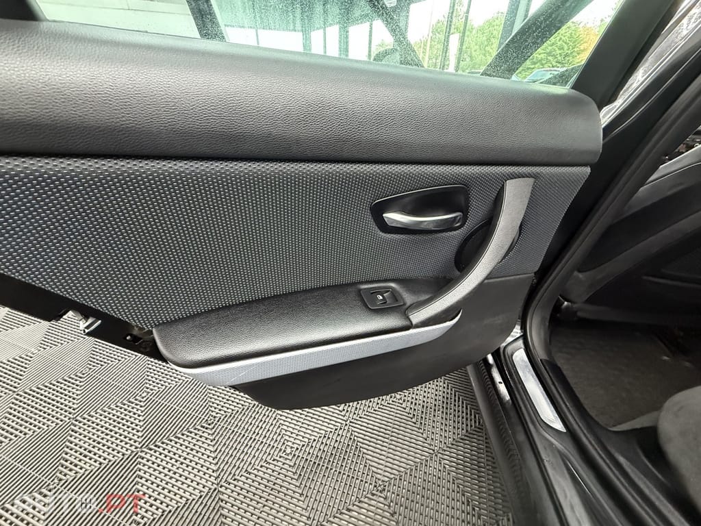 BMW 318 d Touring Pack M