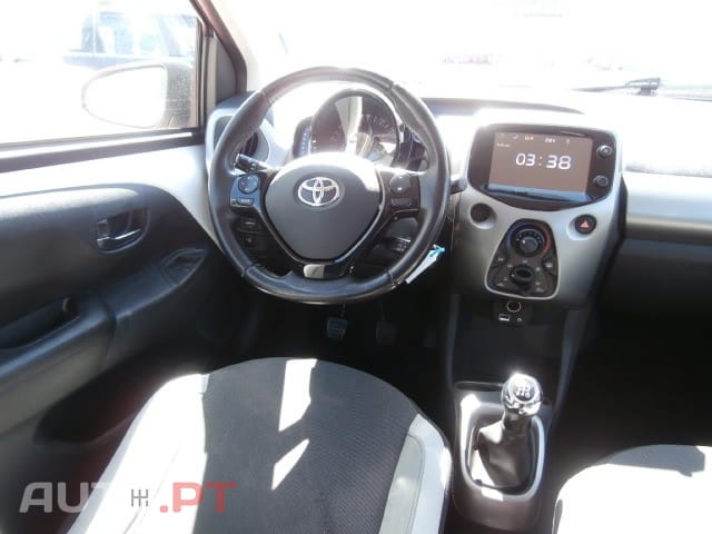 Toyota Aygo 1.0 X-Play+X-Touch