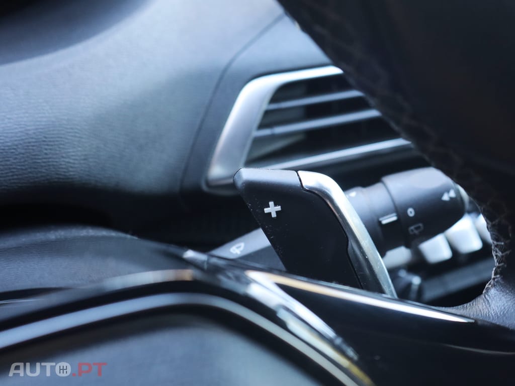 Peugeot 3008 1.5 BlueHDi Allure EAT8