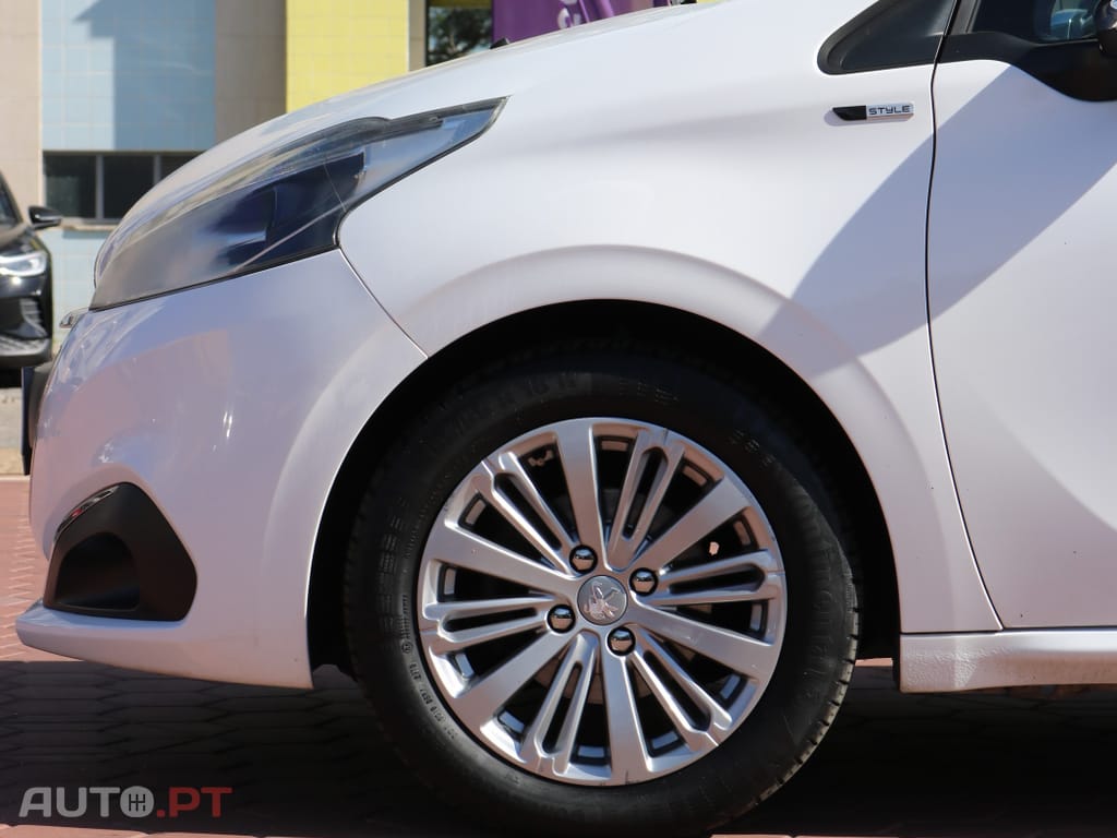 Peugeot 208 STYLE BLUE HDI