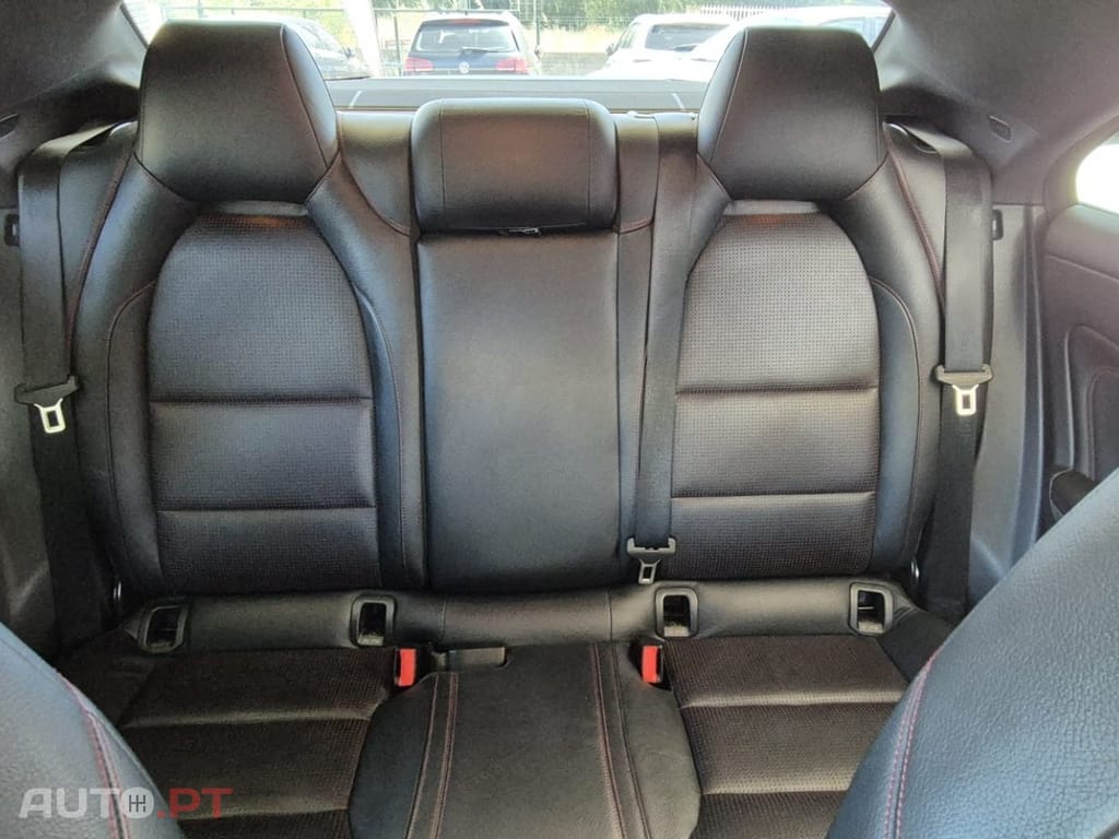 Mercedes-Benz CLA 220 CDI 7G-DCT AMG Line