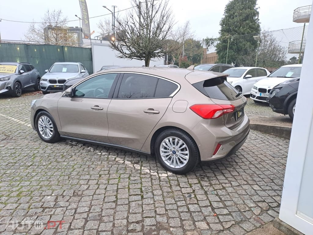 Ford Focus 1.0 EcoBoost S&S TITANIUM