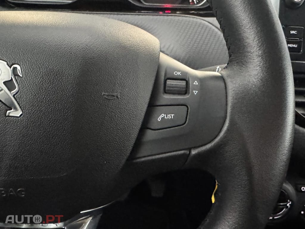 Peugeot 2008 1.2 PureTech Signature