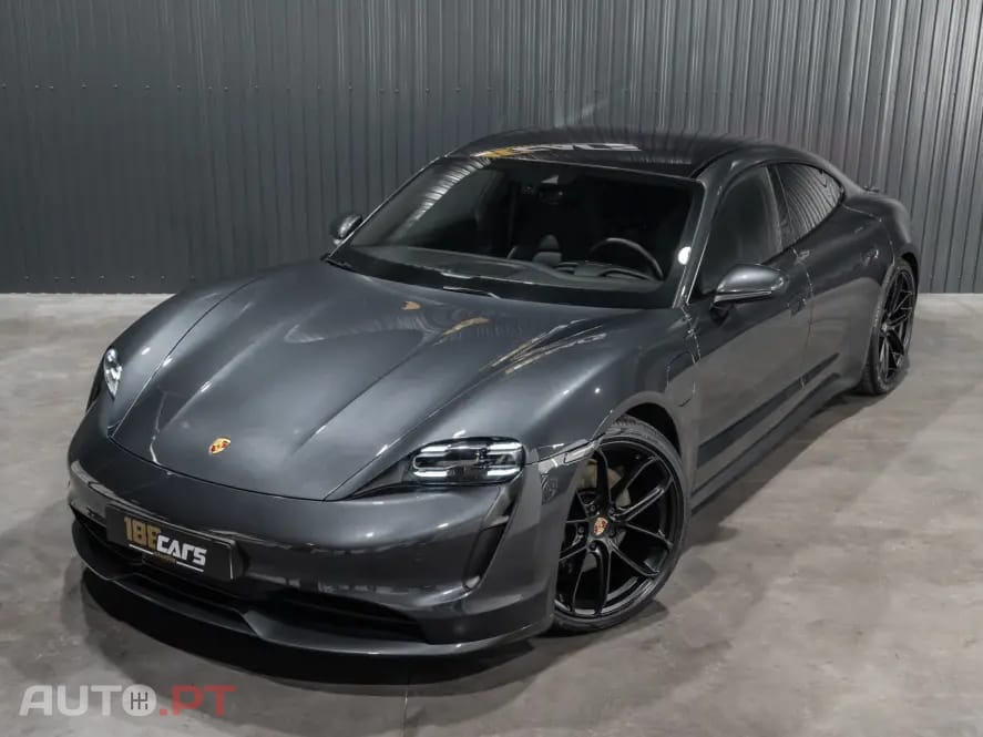 Porsche Taycan 4