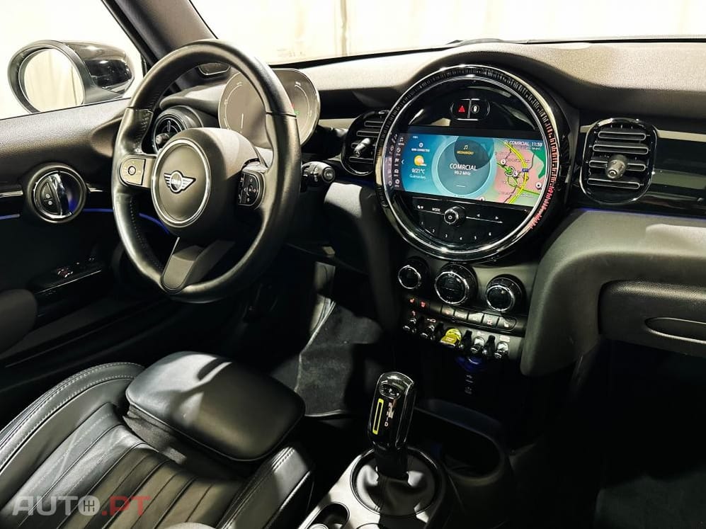 MINI Cooper Cooper SE Premium Classic