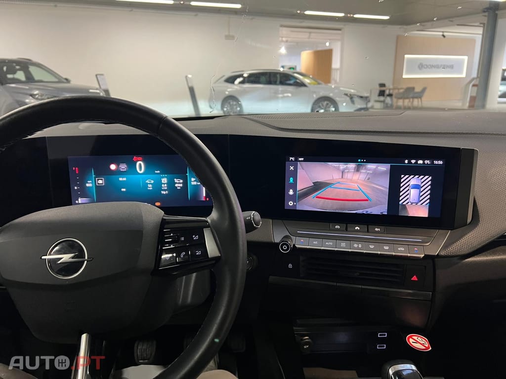 Opel Astra 1.2 T Elegance