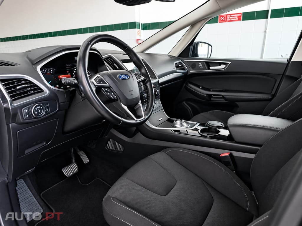 Ford S-Max 2.5 FHEV Titanium