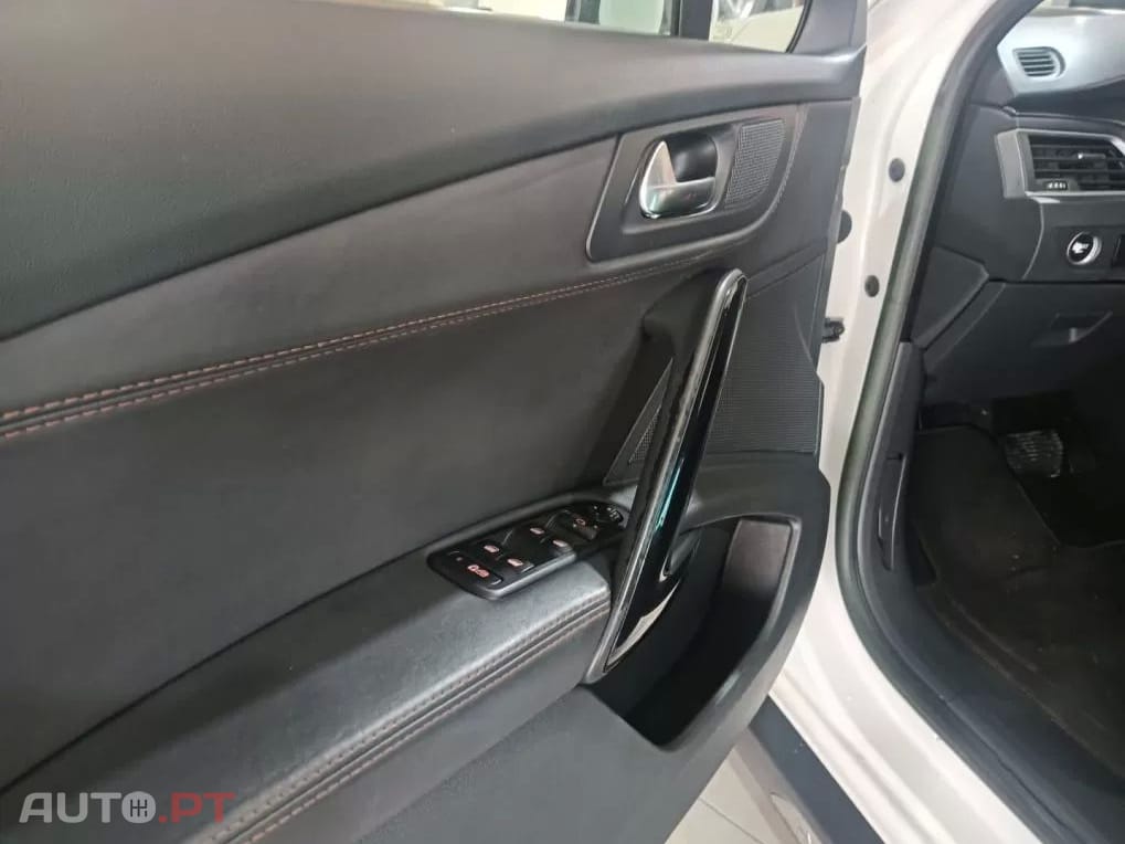 Peugeot 508 RXH 2.0 HDi Hybrid4 2-Tronic 104g