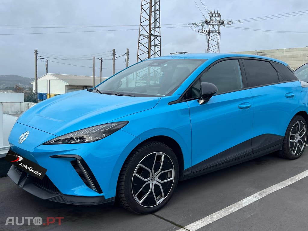 MG MG4 4 MG 64 kWh Luxury