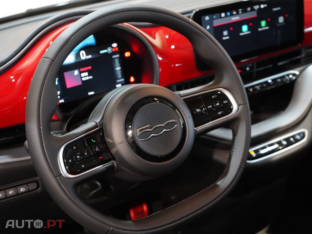 Fiat 500e Berlina Série 4 42 kWh (Red)