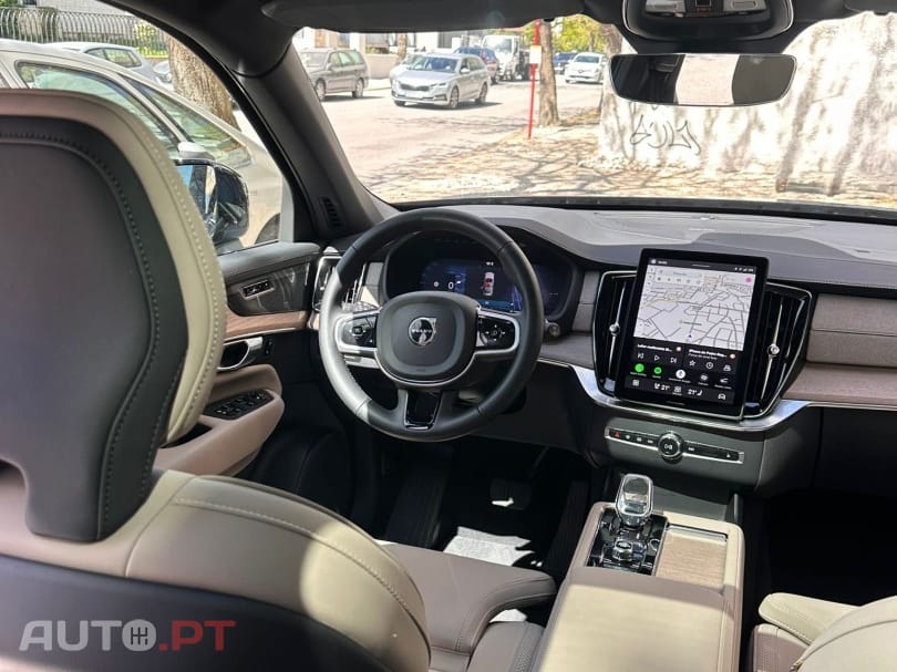 Volvo XC90 2.0 T8 PHEV Plus Dark AWD