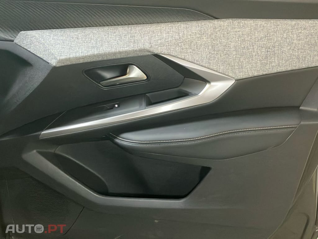 Peugeot 3008 1.2 Hybrid Allure e-DCS6