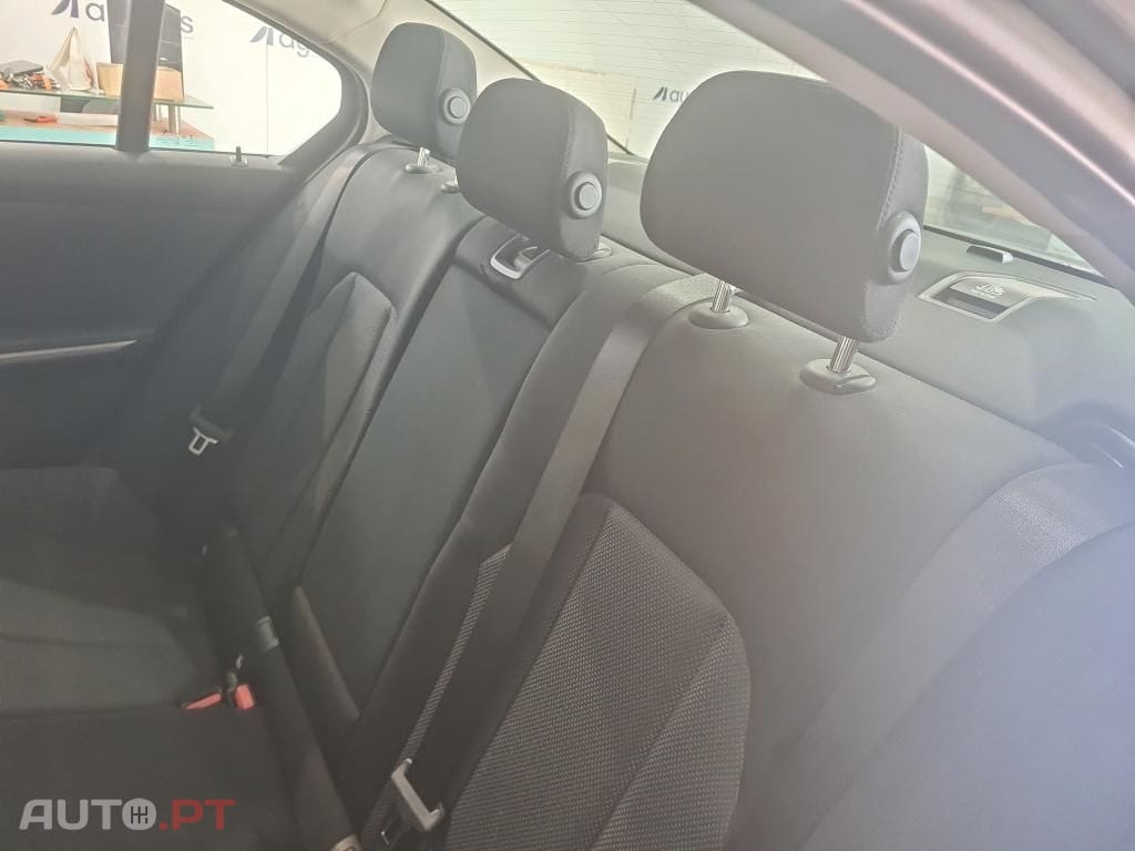 BMW 330 e Auto