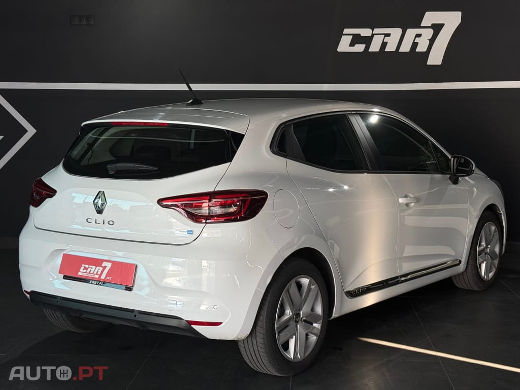 Renault Clio 1.6 E-Tech Full Hybrid Engineered