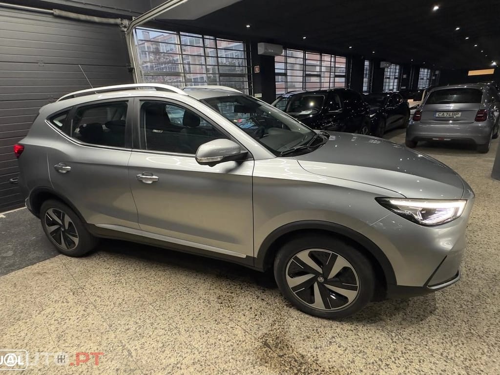 MG ZS EV 72.6 kWh Luxury