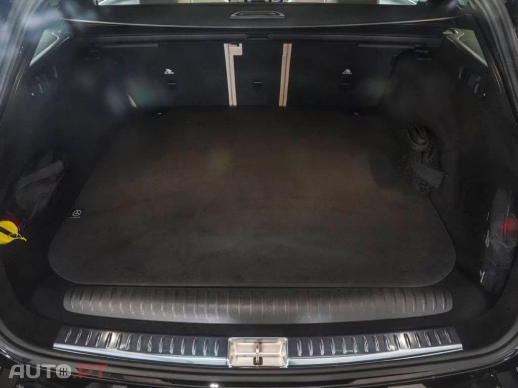 Mercedes-Benz E 300 I.V.A DEDUTIVEL e T AMG 