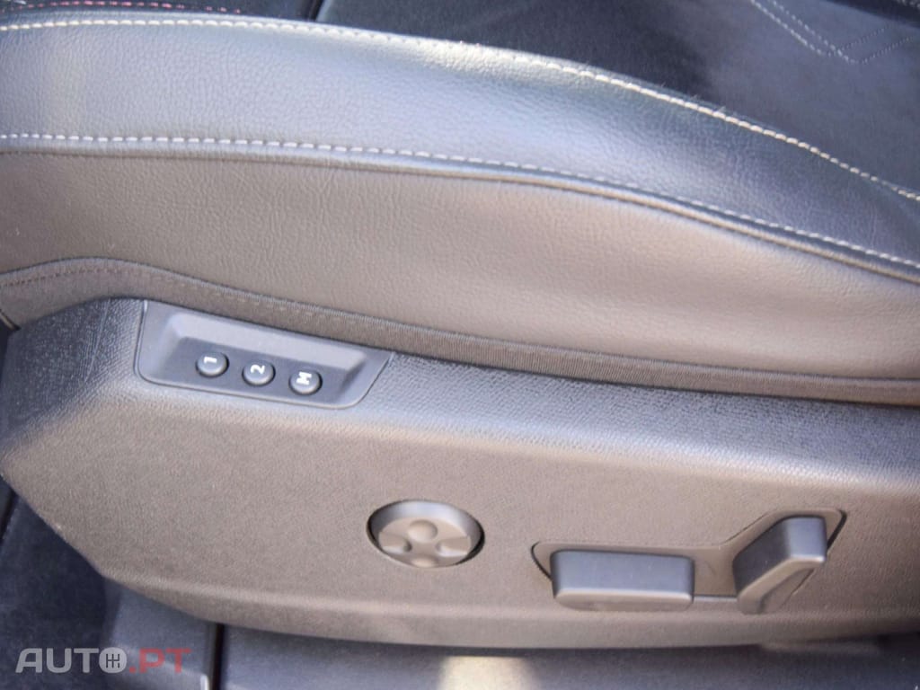 DS DS7 E-Tense 4x4 Performance Line +