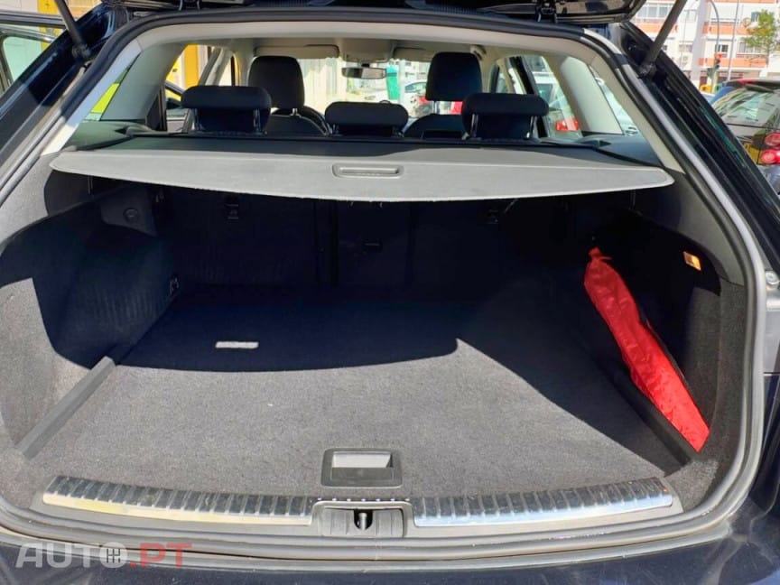 SEAT Leon 1.6 TDI Style Ecomotive — fotografia 10
