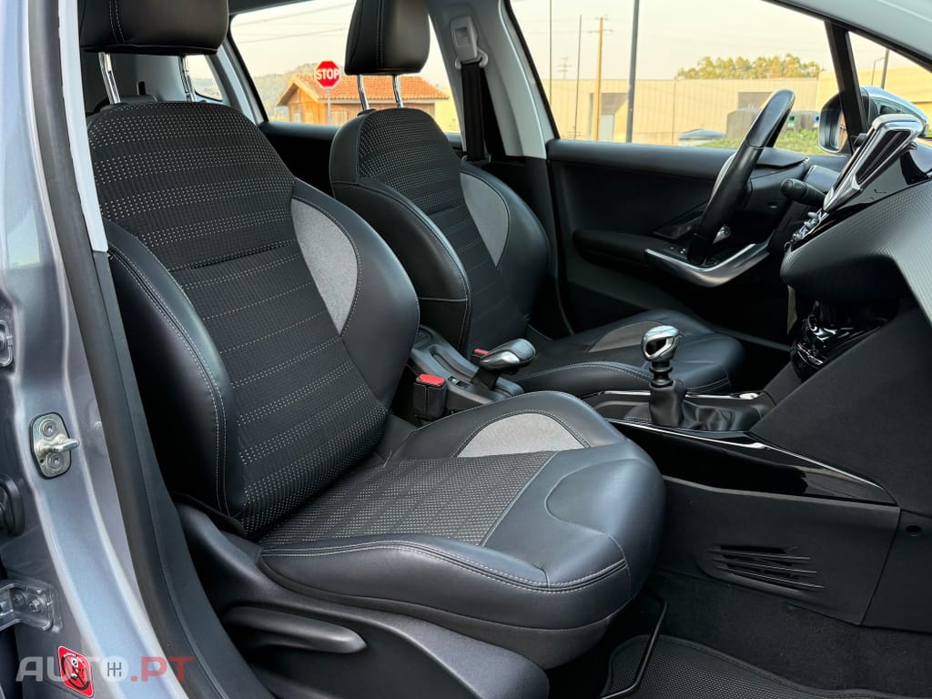 Peugeot 2008 1.2 PureTech Allure