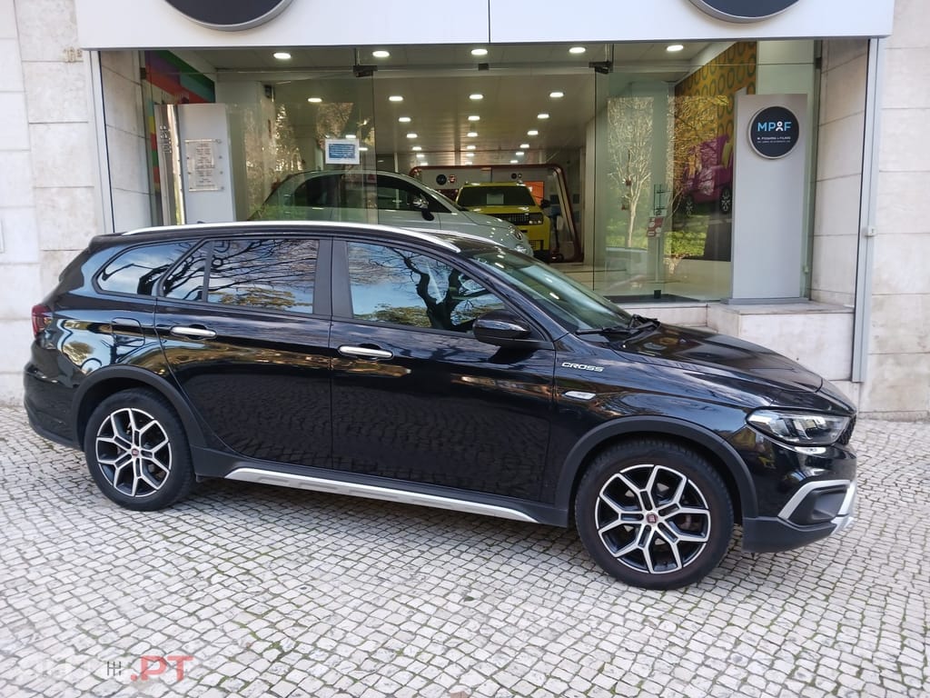 Fiat Tipo 1.5 GSE T4 Cross DCT — fotografia 2