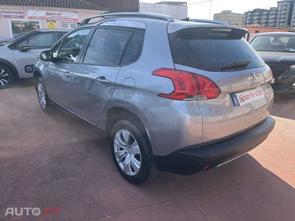 Peugeot 2008 1.2 VTi Allure