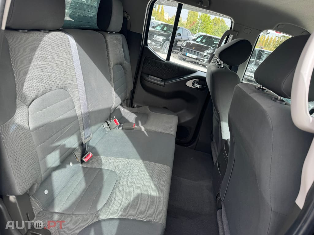 Nissan Navara 2.5 dCi CD LE 4WD