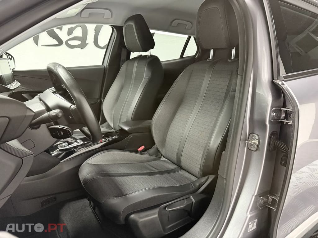 Peugeot E-2008 Allure