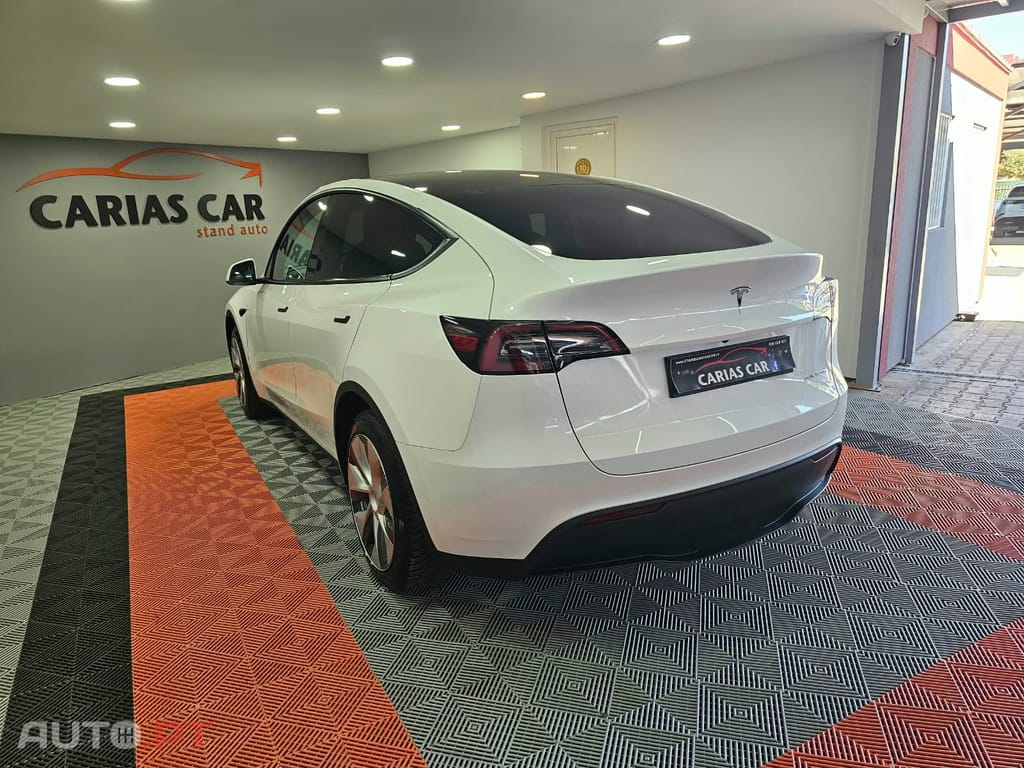 Tesla Model Y Long Range Dual Motor