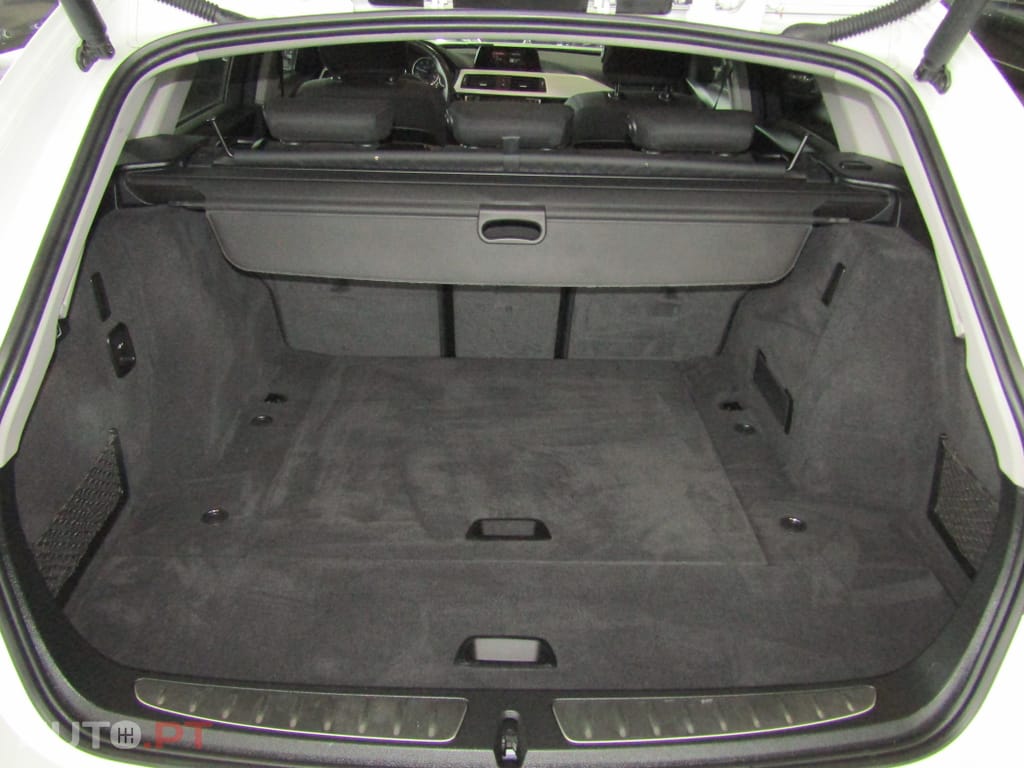 BMW 318 d Touring Advantage