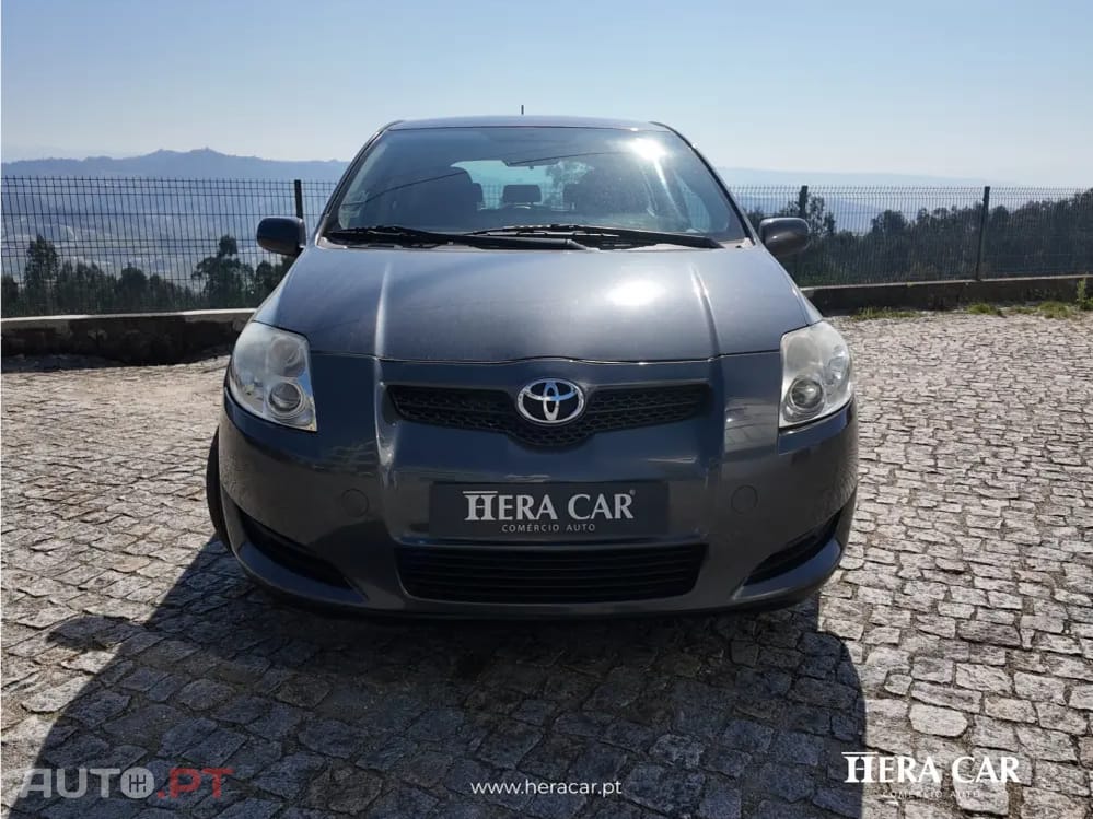 Toyota Auris Outro