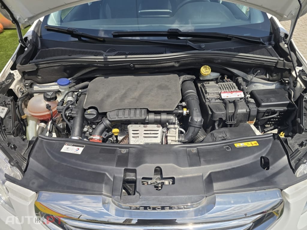 Peugeot 2008 1.2 PureTech Allure