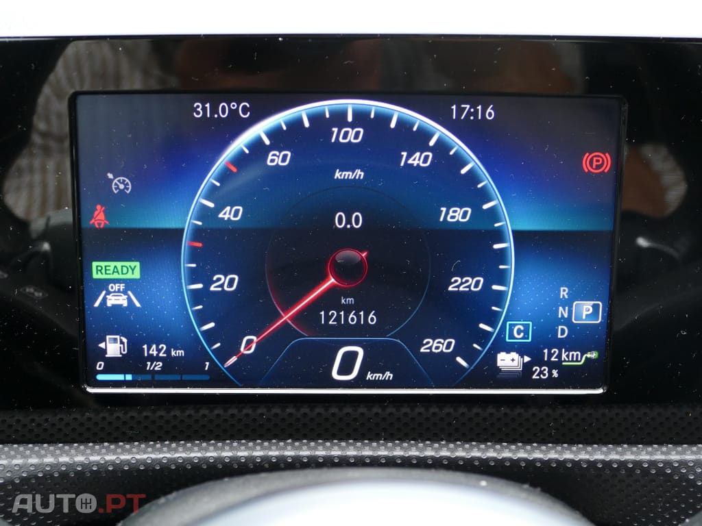 Mercedes-Benz A 250 e AMG Line