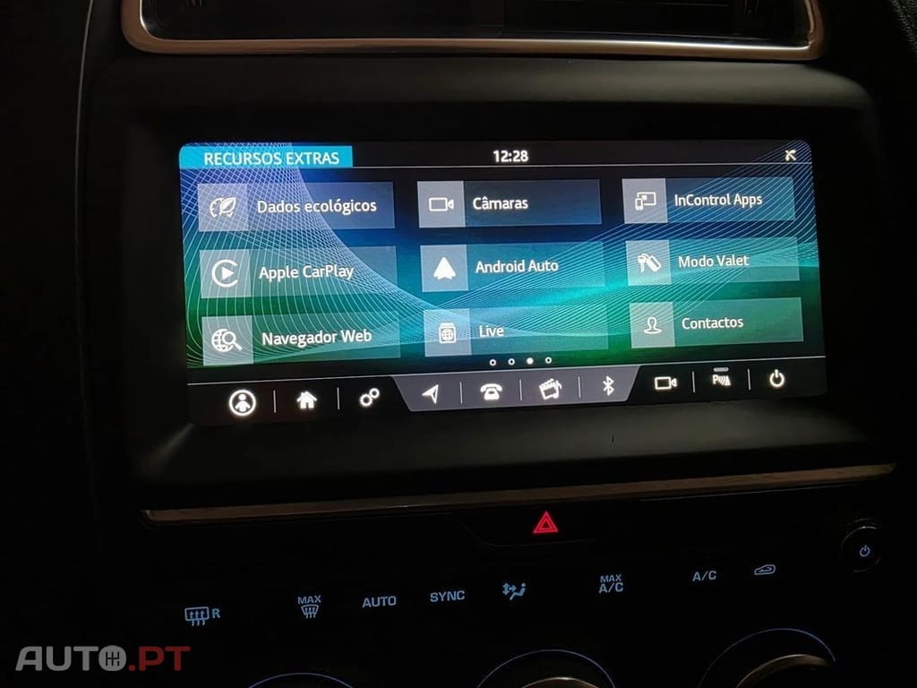 Jaguar E-Pace 2.0 i4D R-Dynamic S — fotografia 18