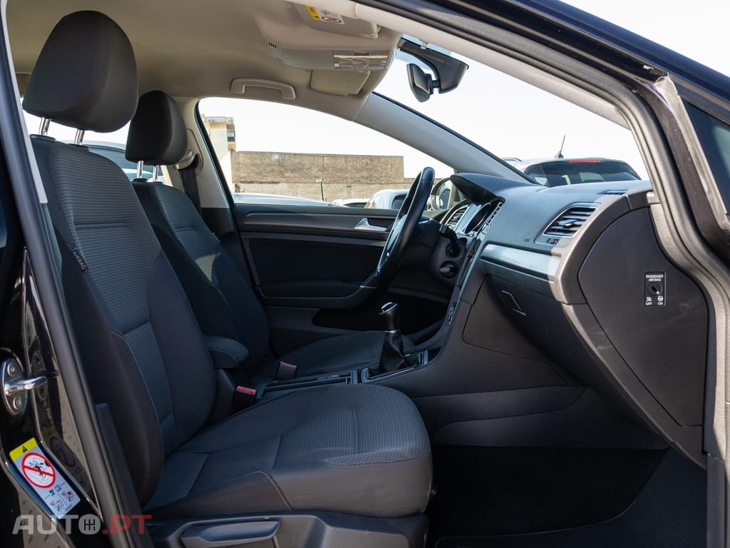 Volkswagen Golf 1.6 TDI Confortline