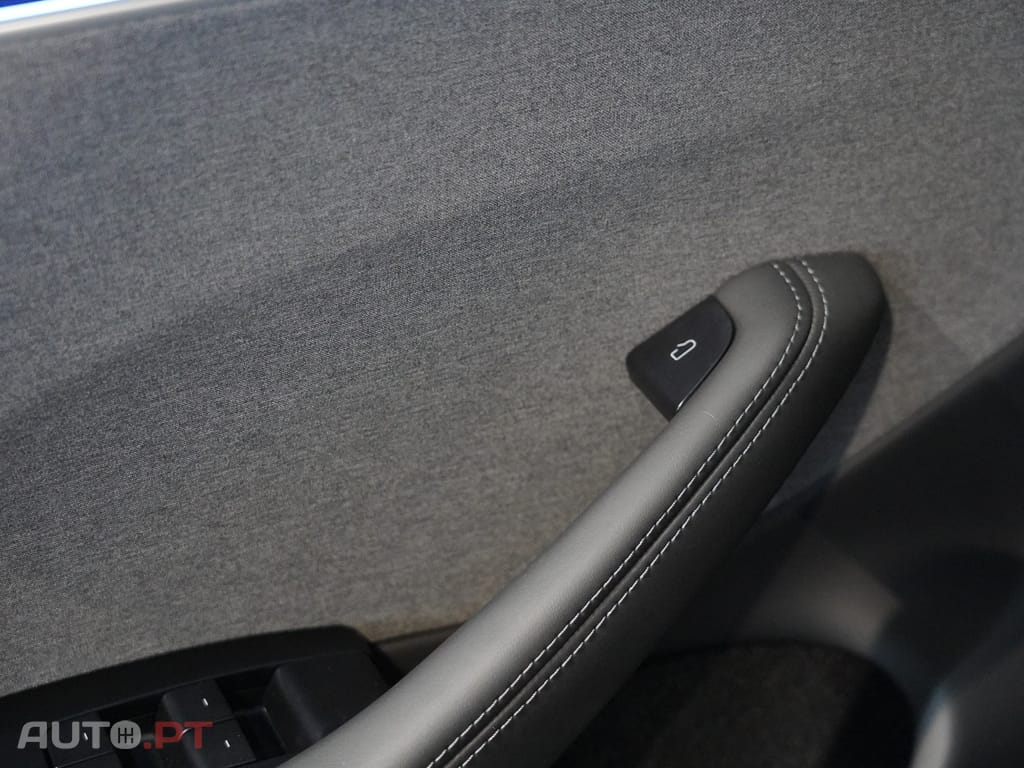Tesla Model 3 Tração Traseira