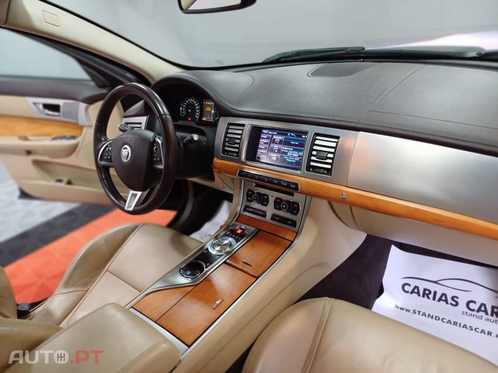 Jaguar XF 2.2 D Premium Luxury