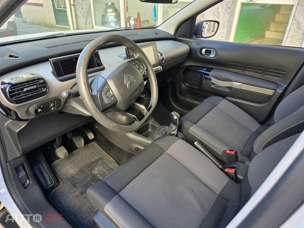 Citroën C4 Cactus PureTech 82 Feel — fotografia 8
