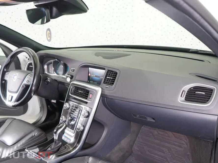 Volvo V60 2.4 D6 R-Design AWD Phev