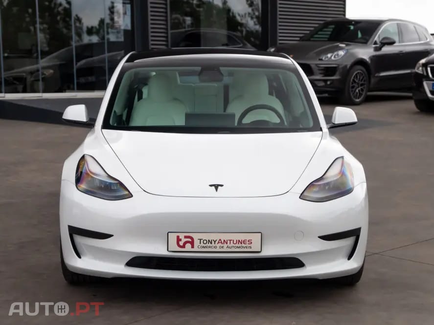 Tesla Model 3 Standard Range Plus RWD