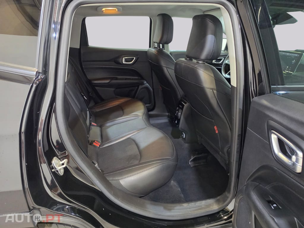 Jeep Compass 1.3i T4 Trailhawk eAWD I.V.A DEDUTIVEL