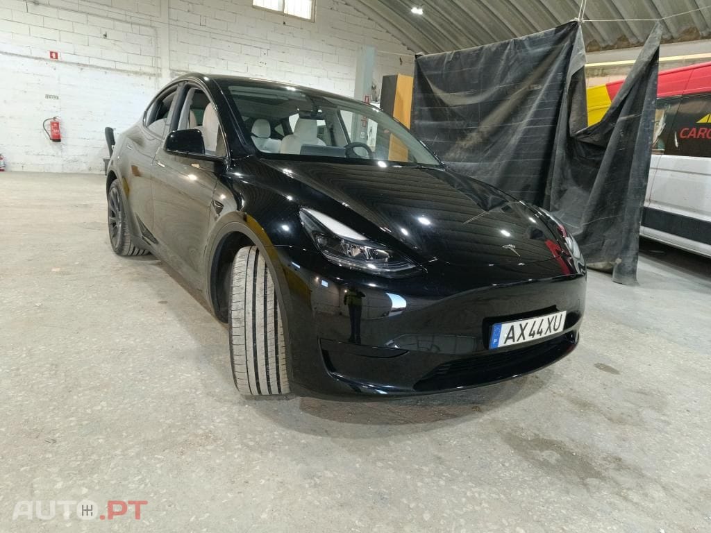 Tesla Model Y RWD