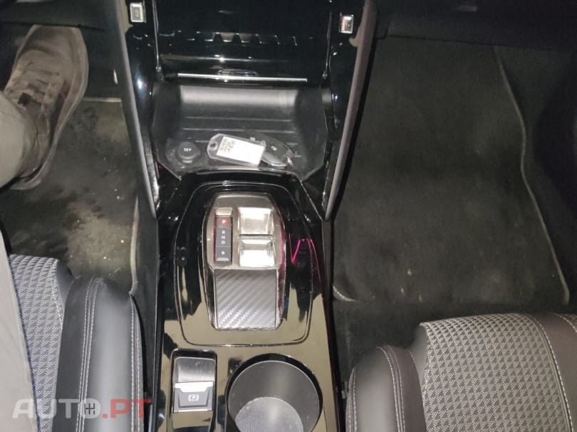 Peugeot E-2008 50 kWh GT