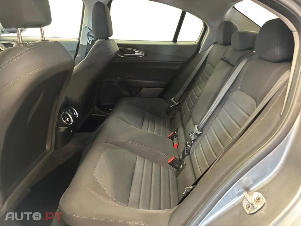 Alfa Romeo Giulia 2.2 D AT8