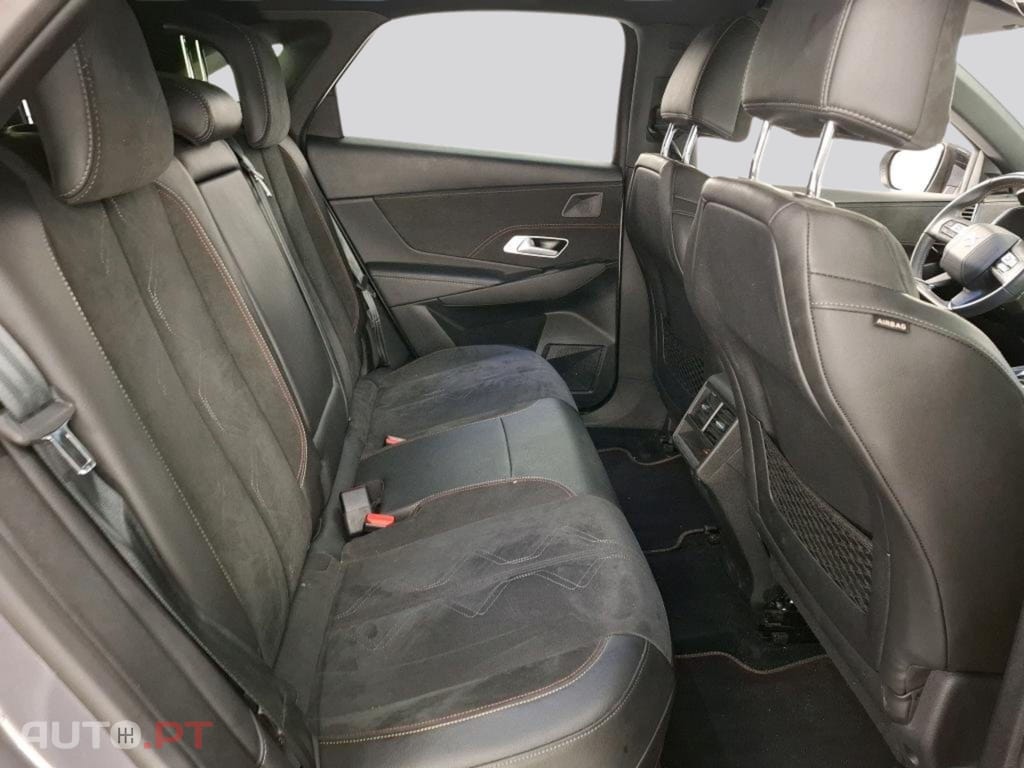 DS DS7 Crossback E-TENSE Performance Line