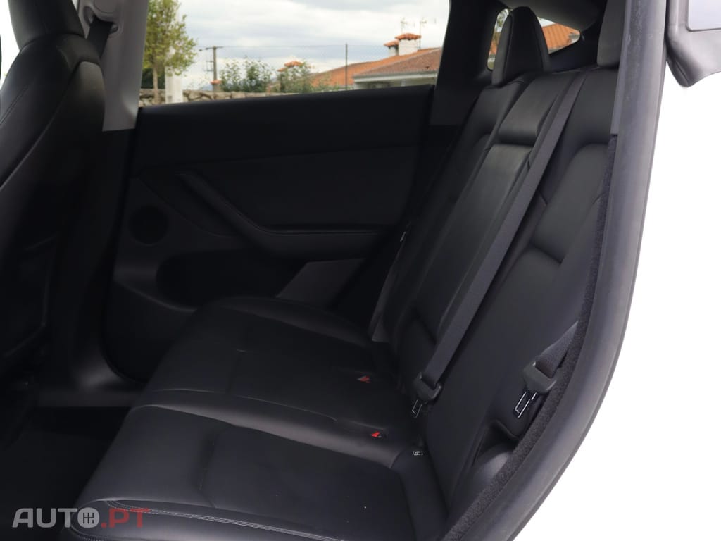 Tesla Model Y Long Range Dual Motor AWD