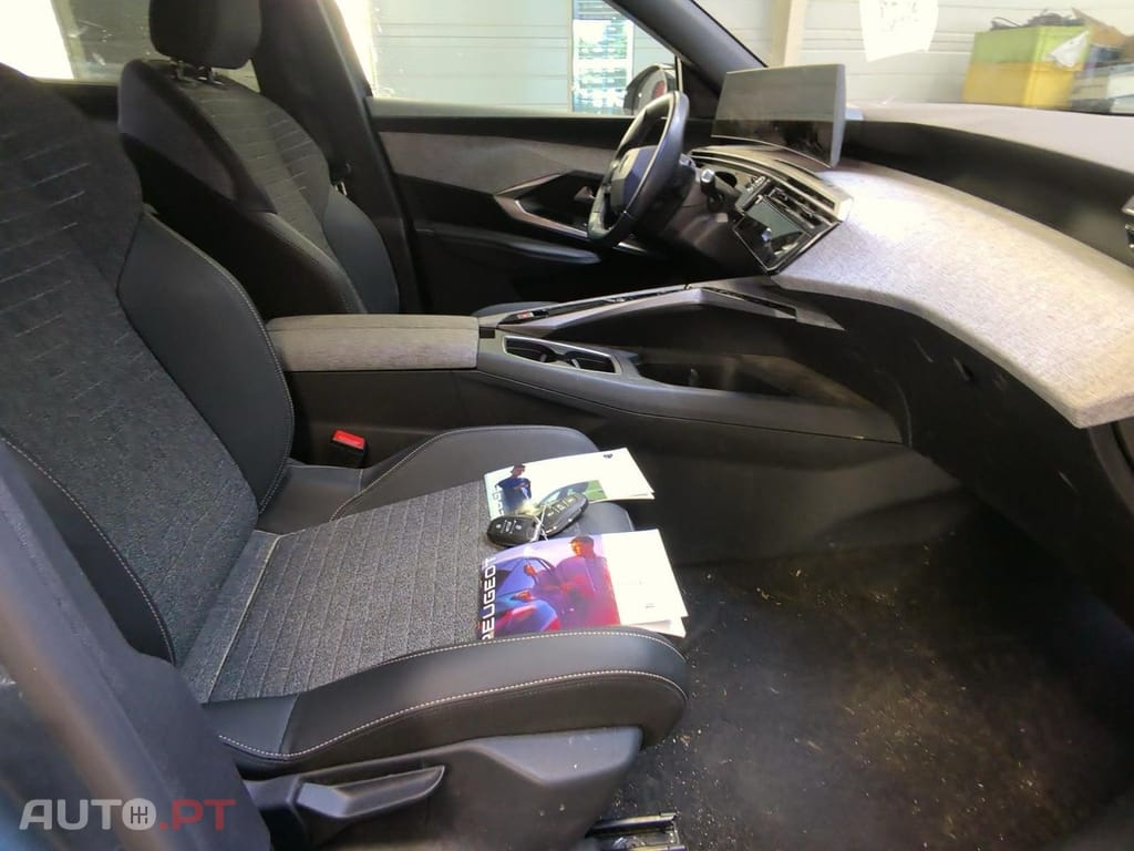 Peugeot E-5008 73 kWh Allure