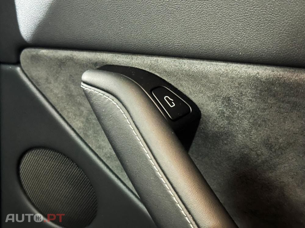 Tesla Model Y Performance Dual Motor AWD