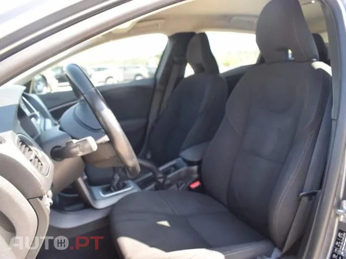 Volvo V40 Cross Country Outro